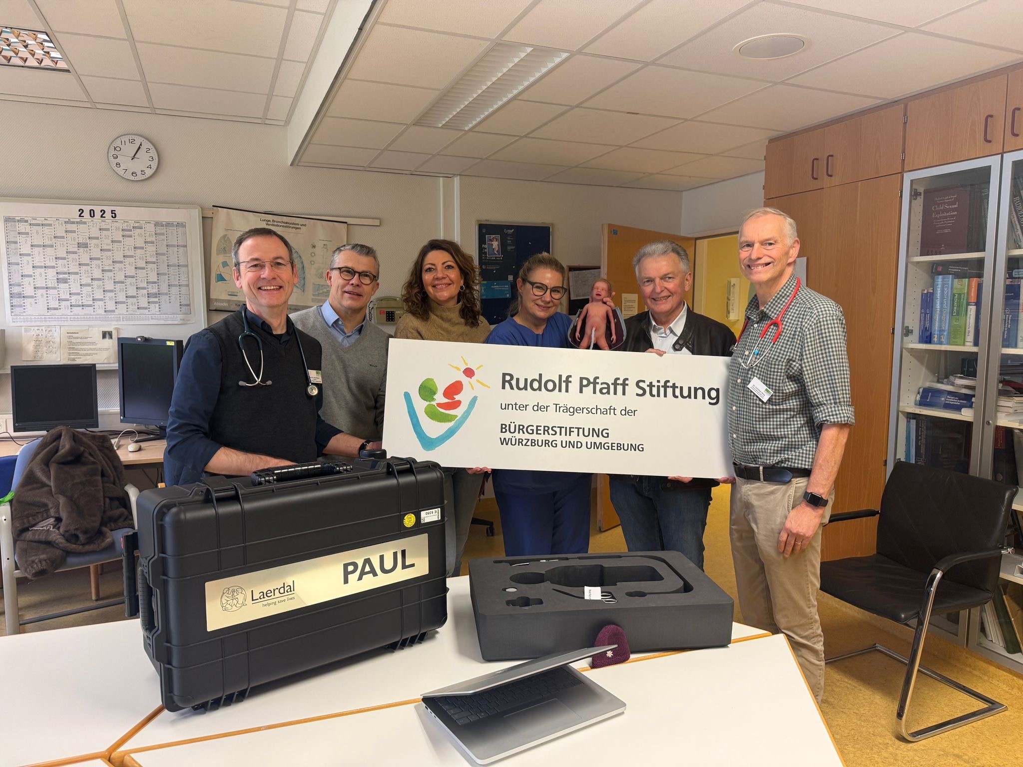 Spendenübergabe Reanimationspuppe